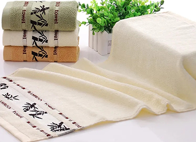 Bagaimana cara mengeluarkan serat dari tuala microfiber?